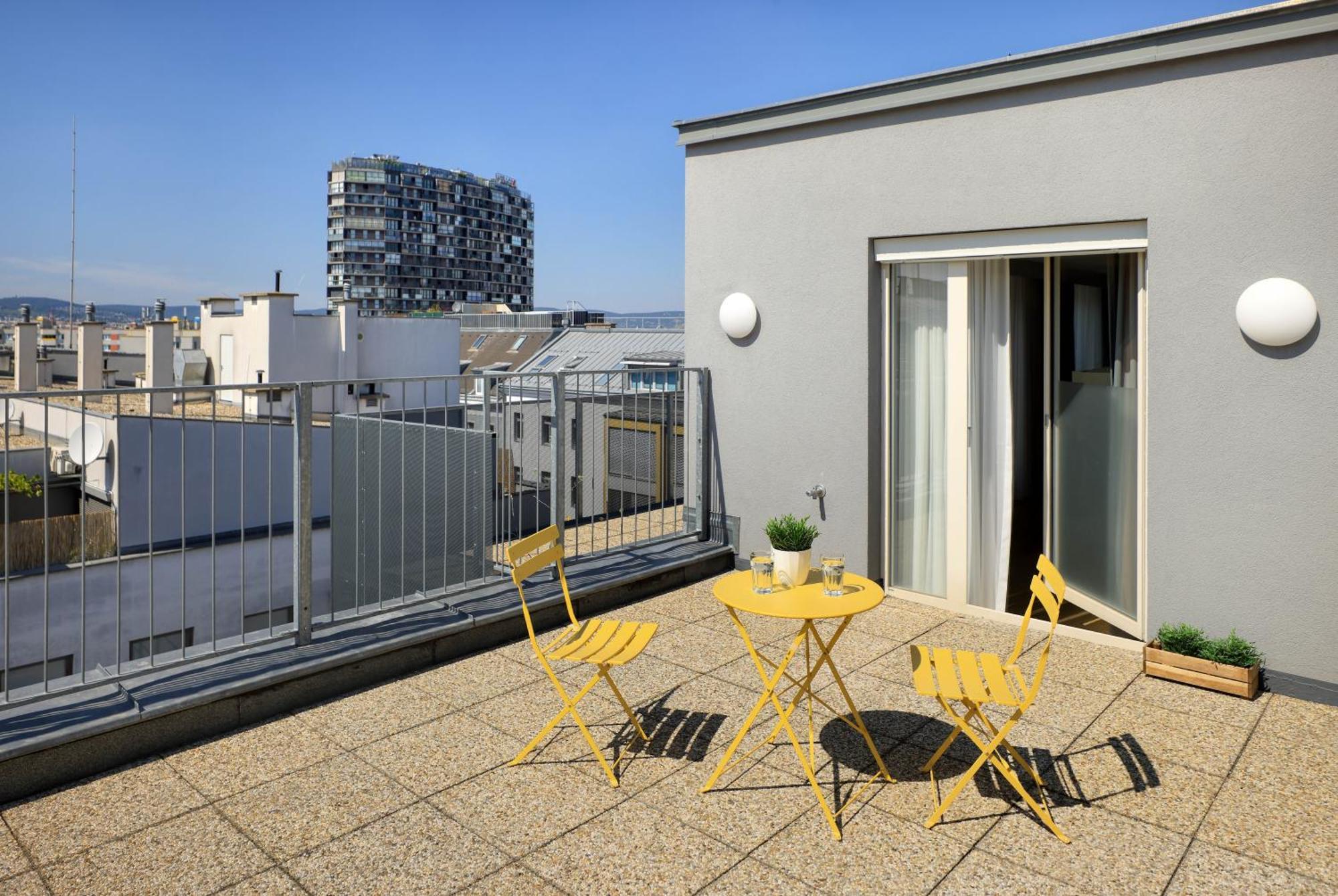 Jimmys Xxl Hotel 4*
