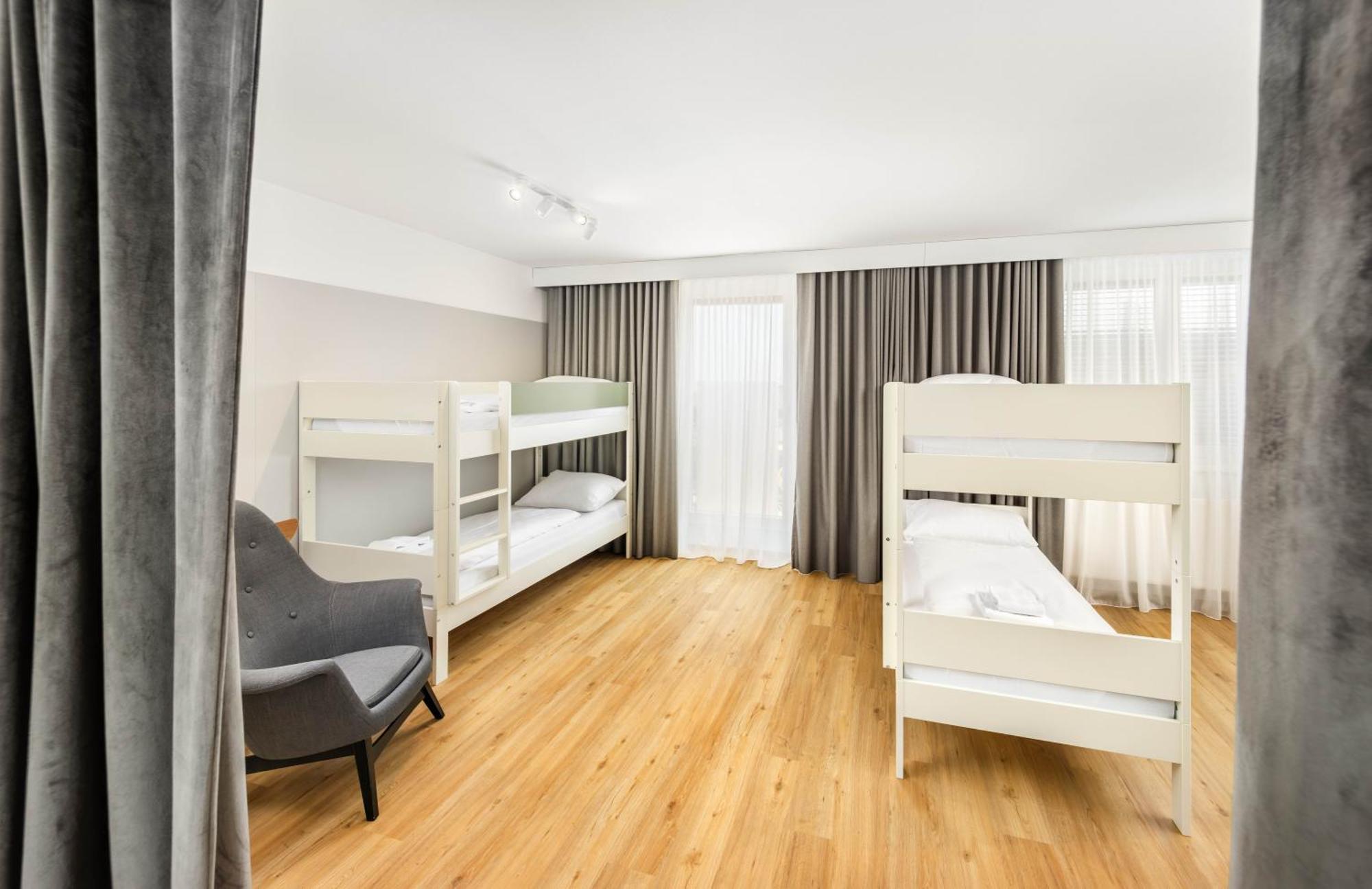 Jimmys Xxl Hotel 4*